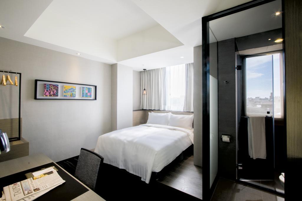 Changyu Hotel Тайнань Экстерьер фото