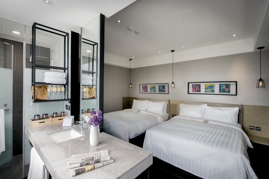 Changyu Hotel Тайнань Экстерьер фото