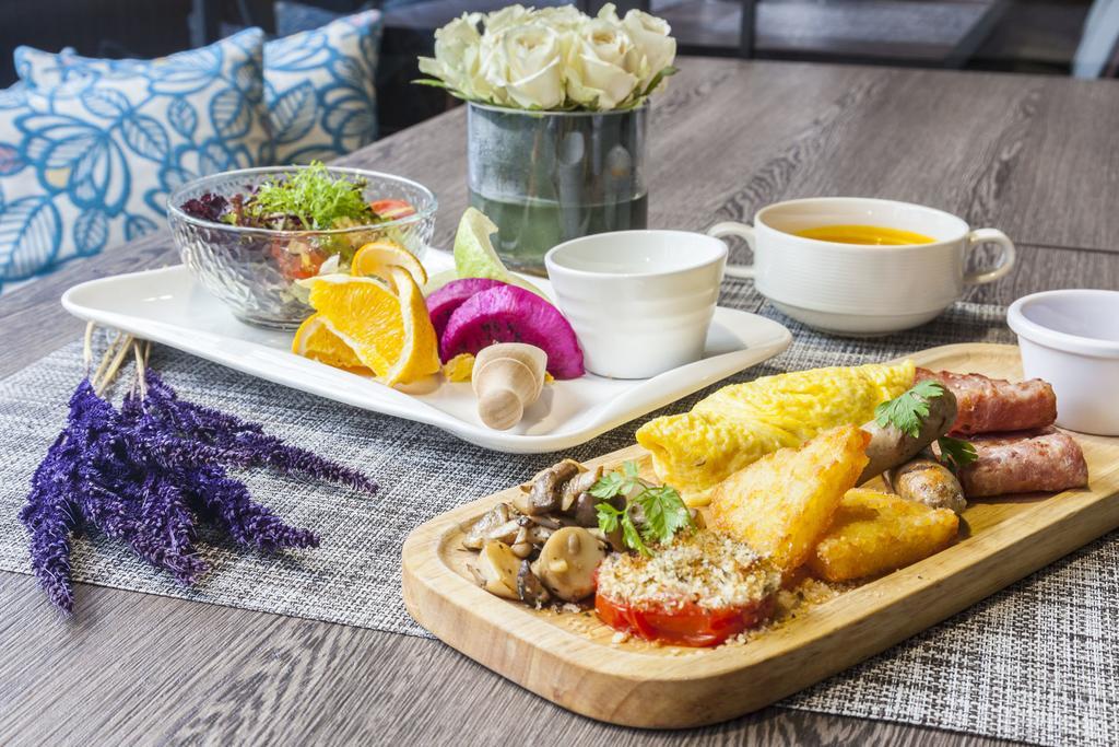 Changyu Hotel Тайнань Экстерьер фото