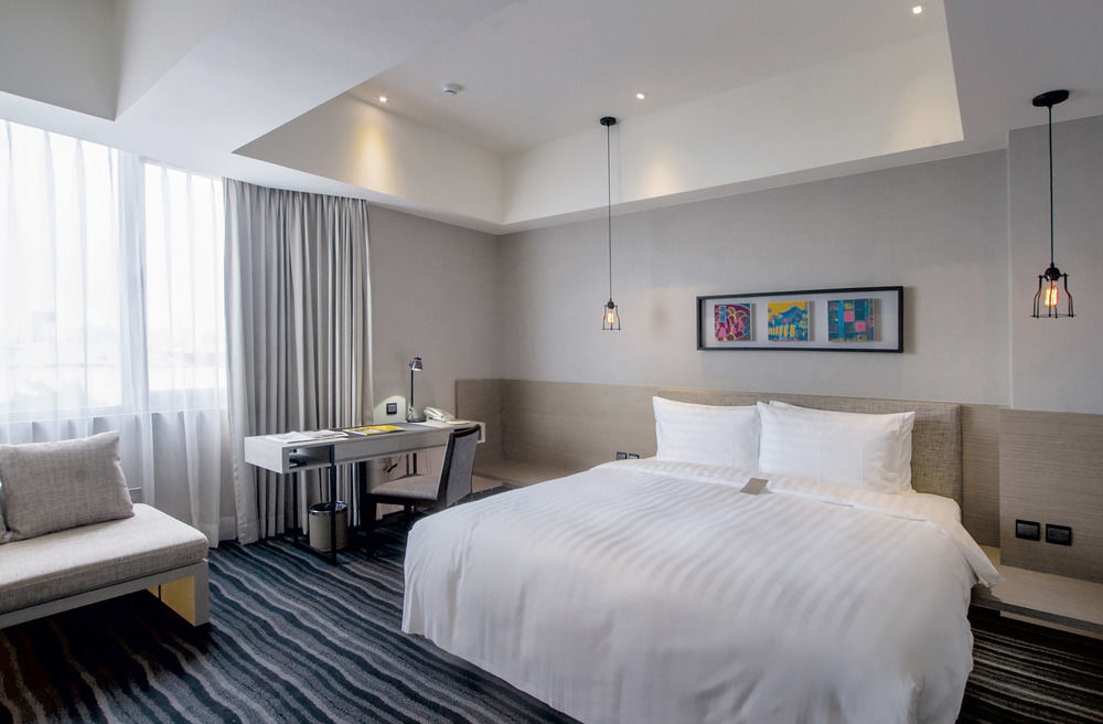 Changyu Hotel Тайнань Экстерьер фото
