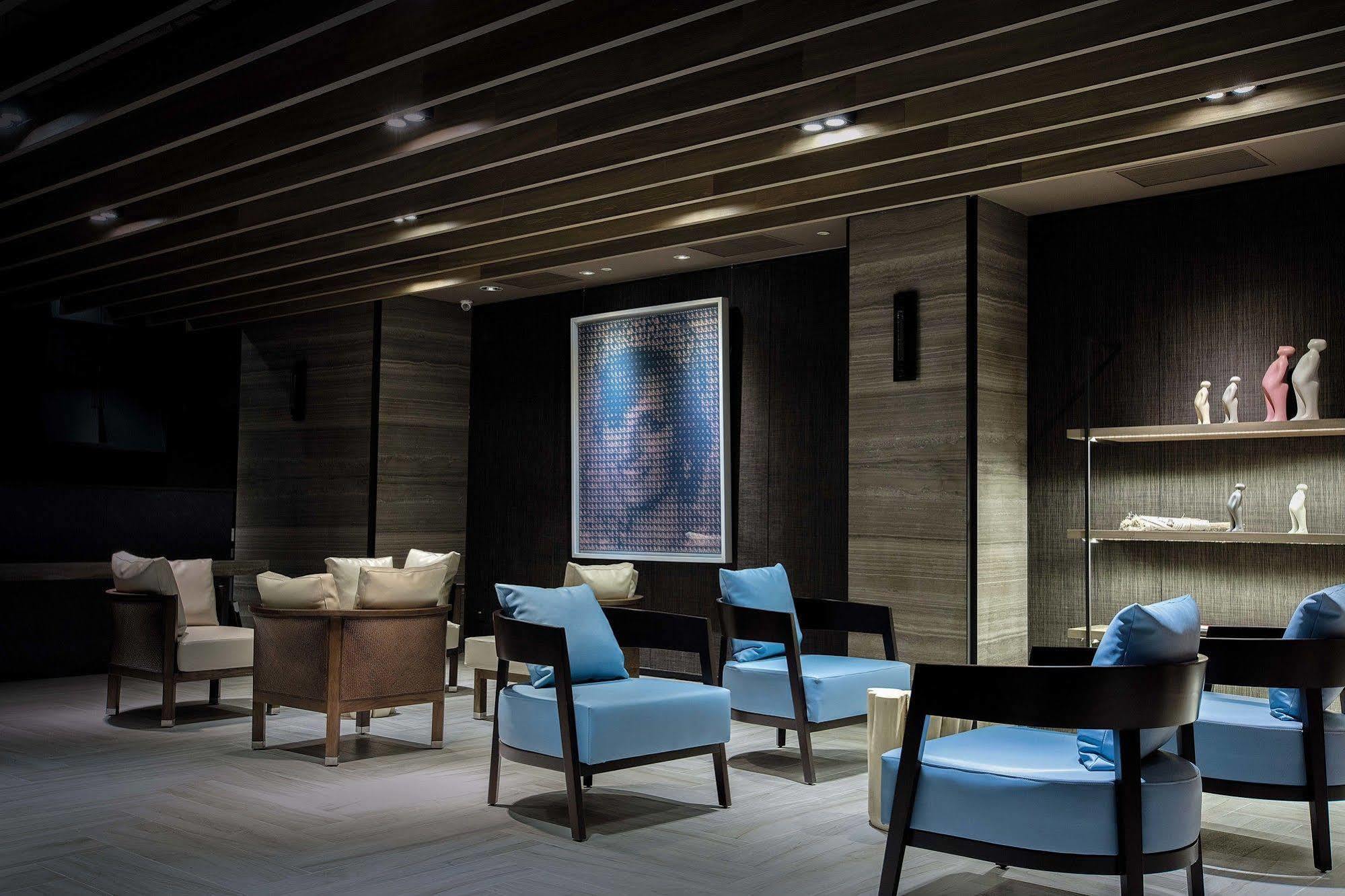 Changyu Hotel Тайнань Экстерьер фото