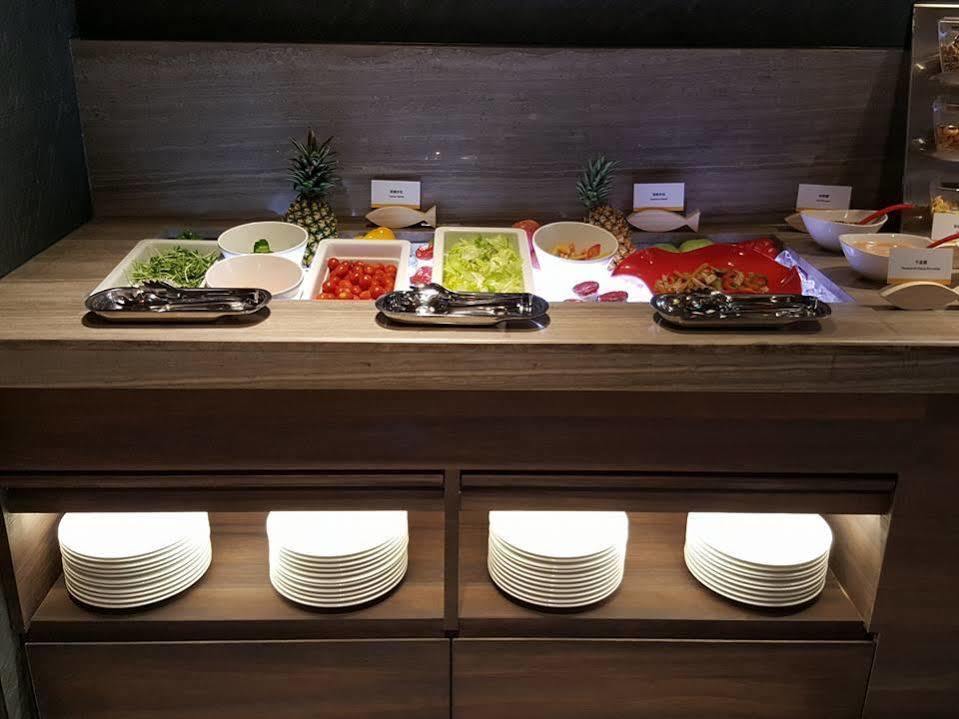 Changyu Hotel Тайнань Экстерьер фото