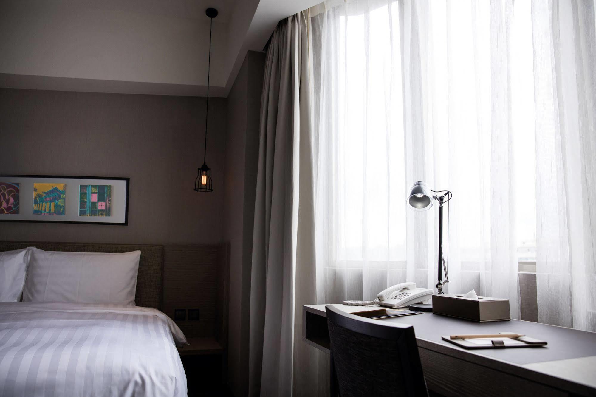 Changyu Hotel Тайнань Экстерьер фото