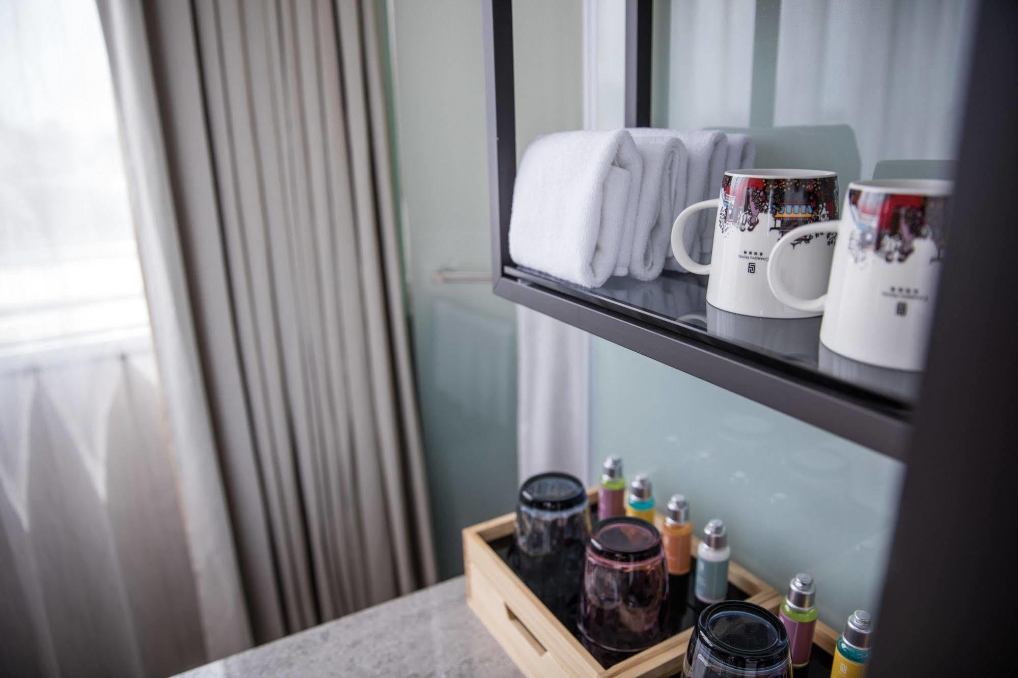 Changyu Hotel Тайнань Экстерьер фото